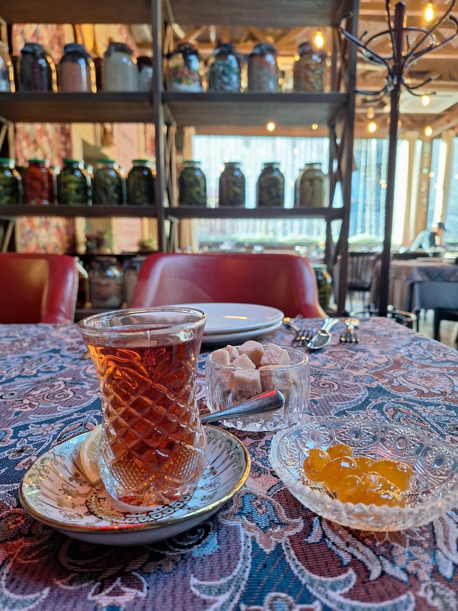 Azerbaijani tea with jam